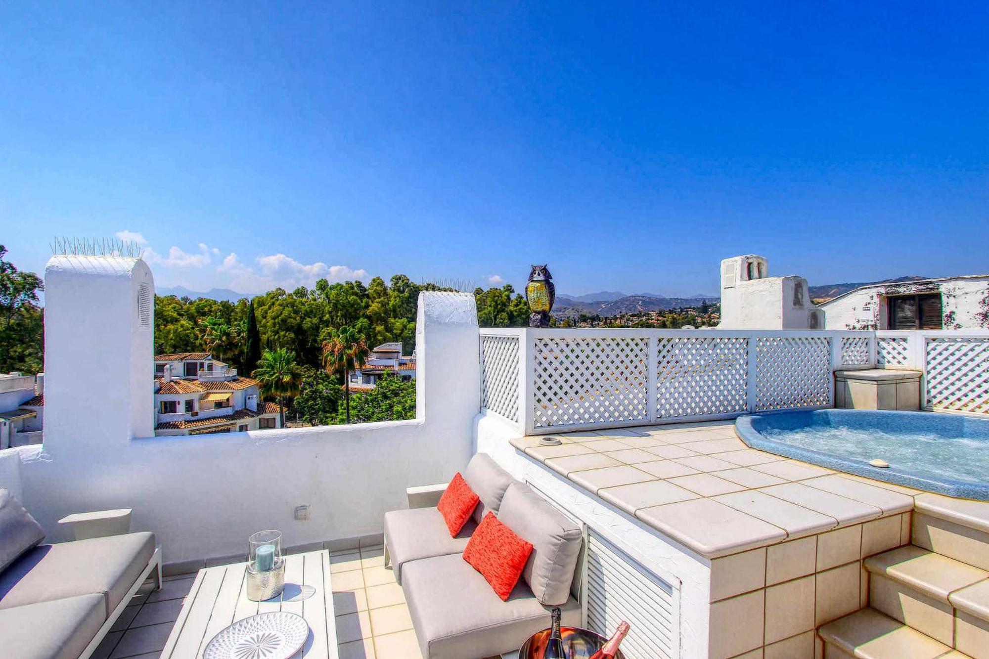 1080 Beachfront Penthouse 3 Floors Jacuzzi 2 Pools Wifi Roof Terrace Marbella Esterno foto
